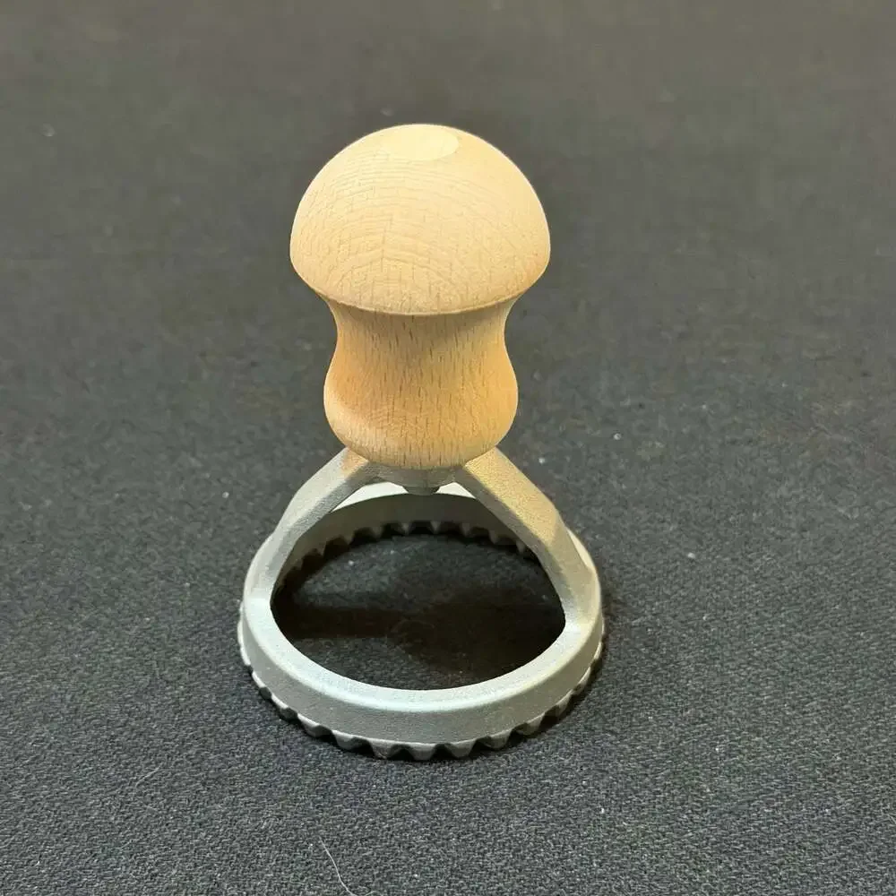 Eppicotispai Round Ravioli Stamp with Beechwood Handle